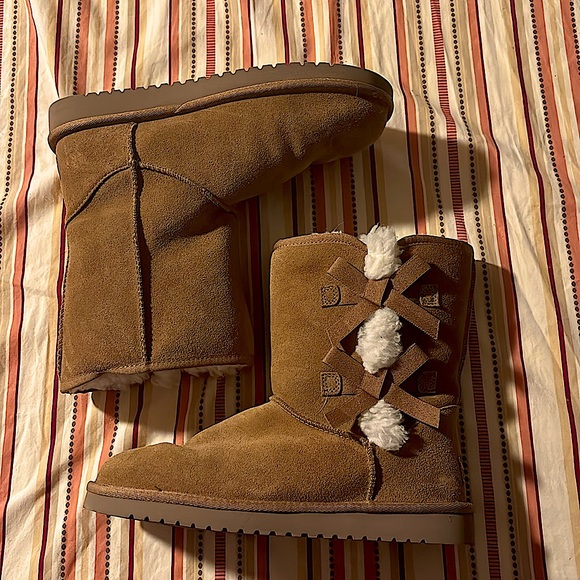 brown ugg’s that are 8.5 size in woman’s - Picture 1 of 4